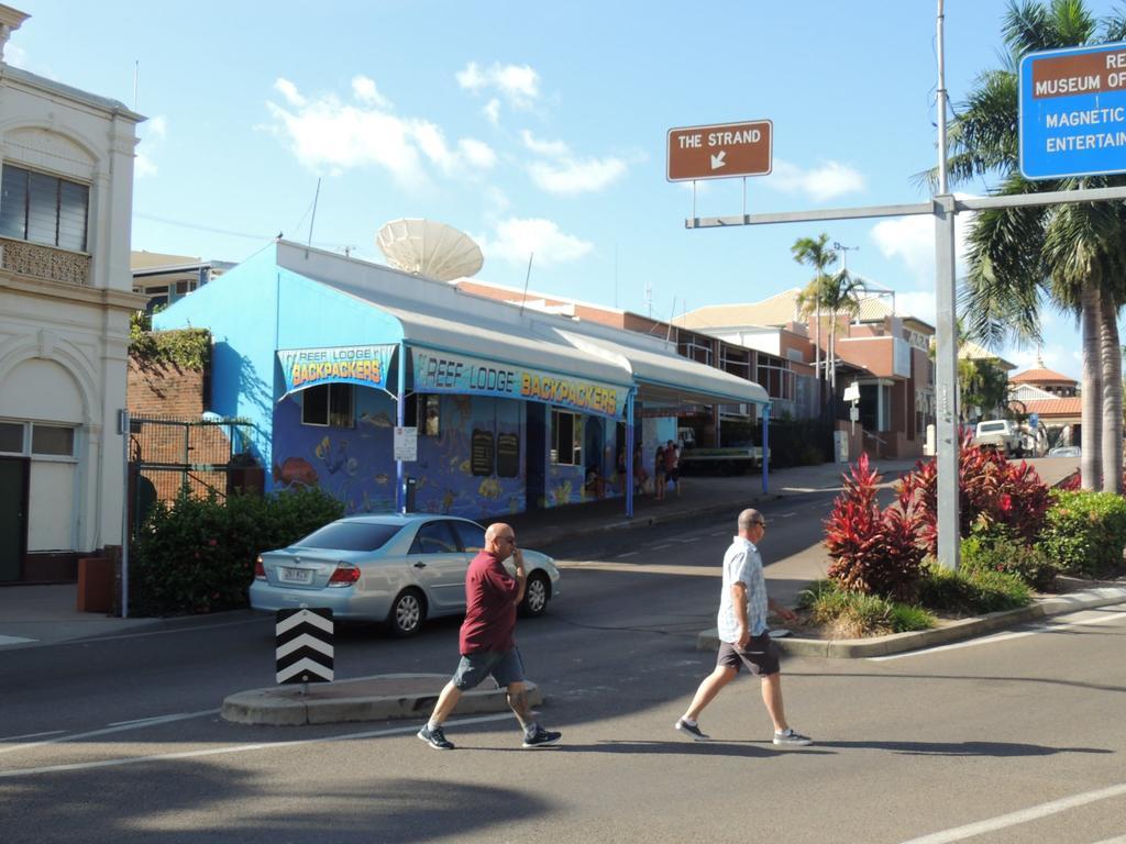 Reef Lodge Backpackers Townsville Extérieur photo