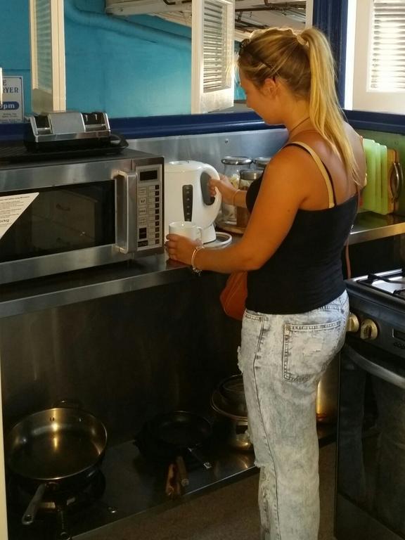 Reef Lodge Backpackers Townsville Extérieur photo
