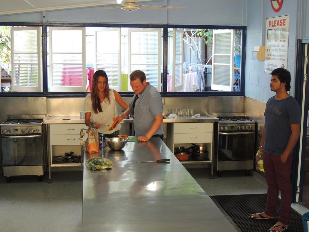 Reef Lodge Backpackers Townsville Extérieur photo