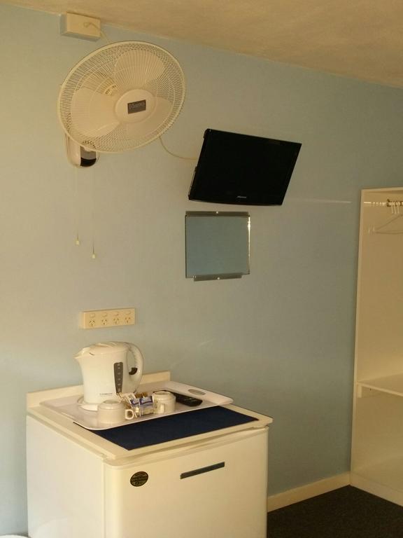 Reef Lodge Backpackers Townsville Extérieur photo
