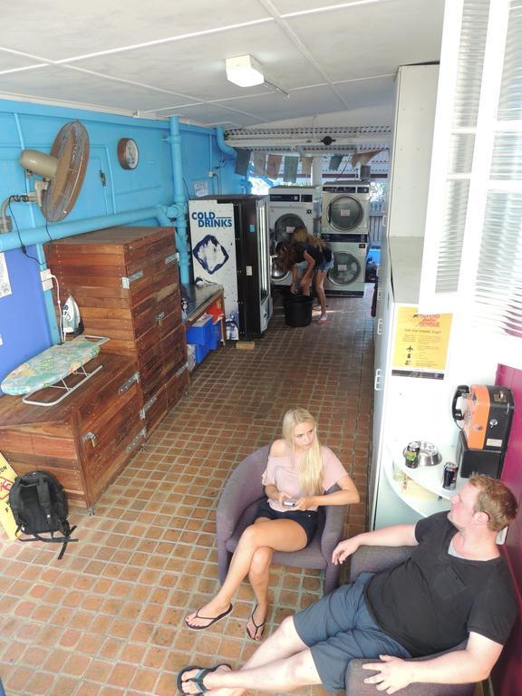 Reef Lodge Backpackers Townsville Extérieur photo