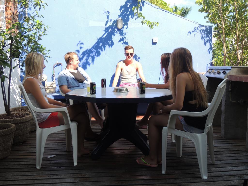 Reef Lodge Backpackers Townsville Extérieur photo