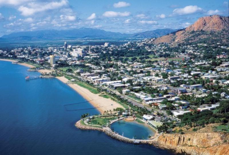 Reef Lodge Backpackers Townsville Extérieur photo